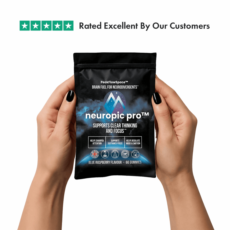 Neuropic Pro pouch held in two hands